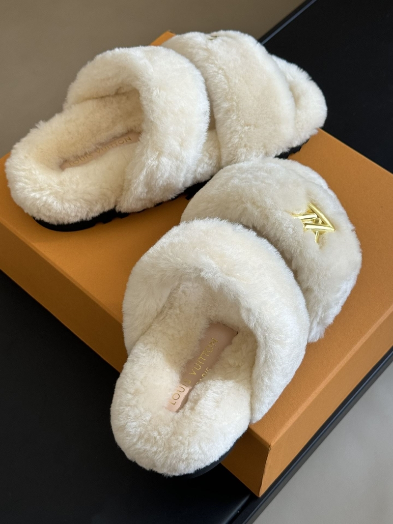 Louis Vuitton Slippers